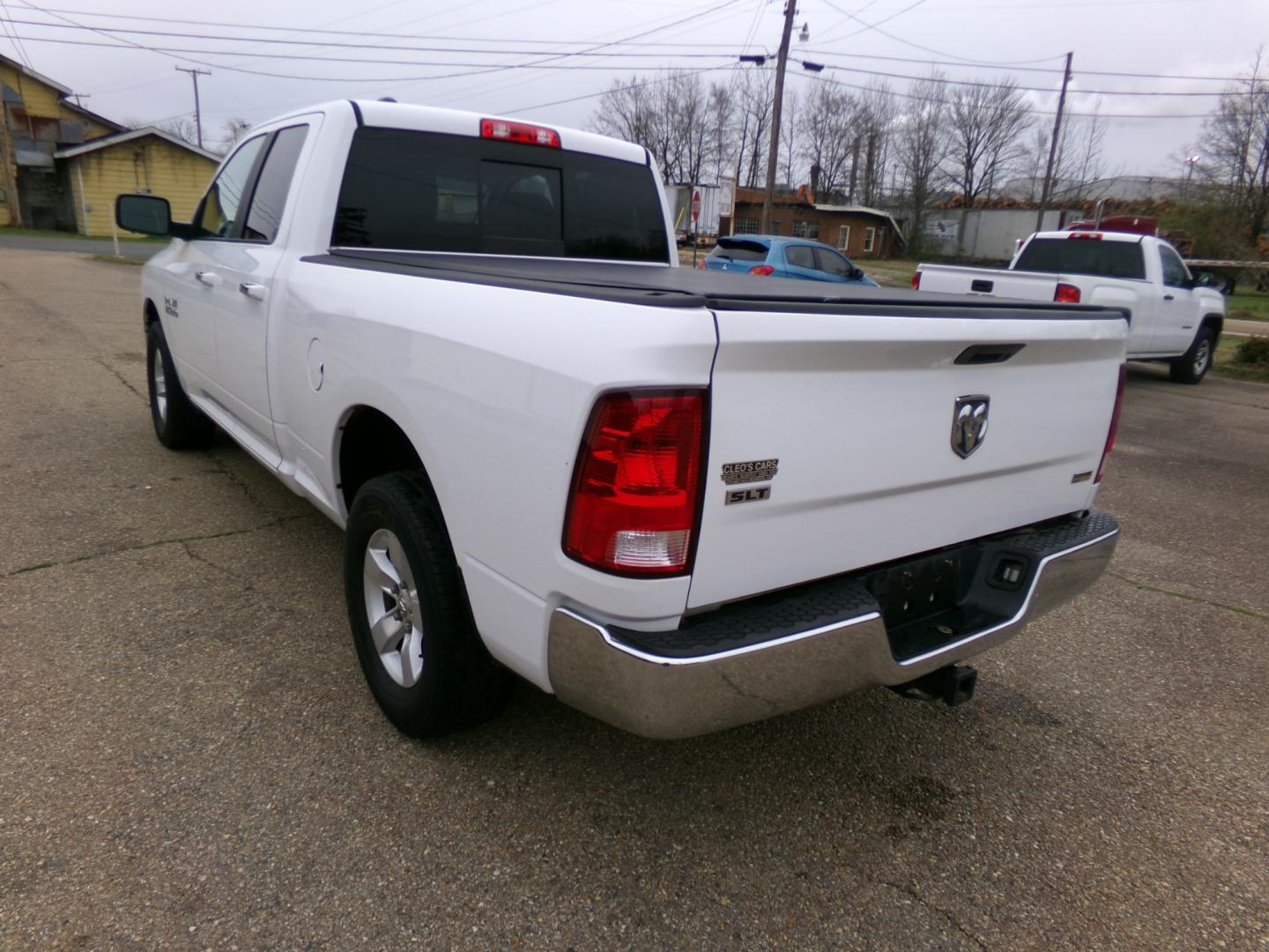 2016 White /Gray RAM 1500 SLT (1C6RR6GGXGS) with an 3.6L engine, 8-speed automatic transmission, located at 401 First NE, Bearden, AR, 71720, (870) 687-3414, 33.726528, -92.611519 - Photo#2